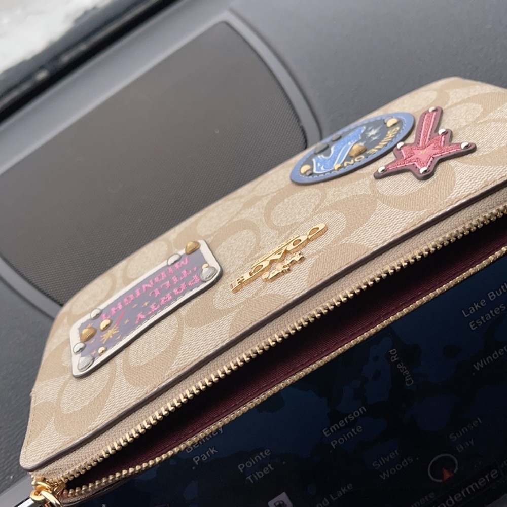 COACH SIGNATURE DISNEY LARGE CORNER ZIP WALLET - Picture 4 of 16